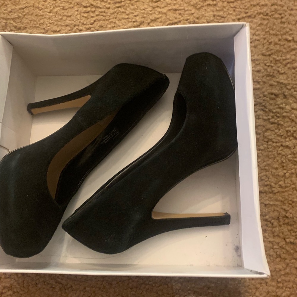 Black Steve maddens .